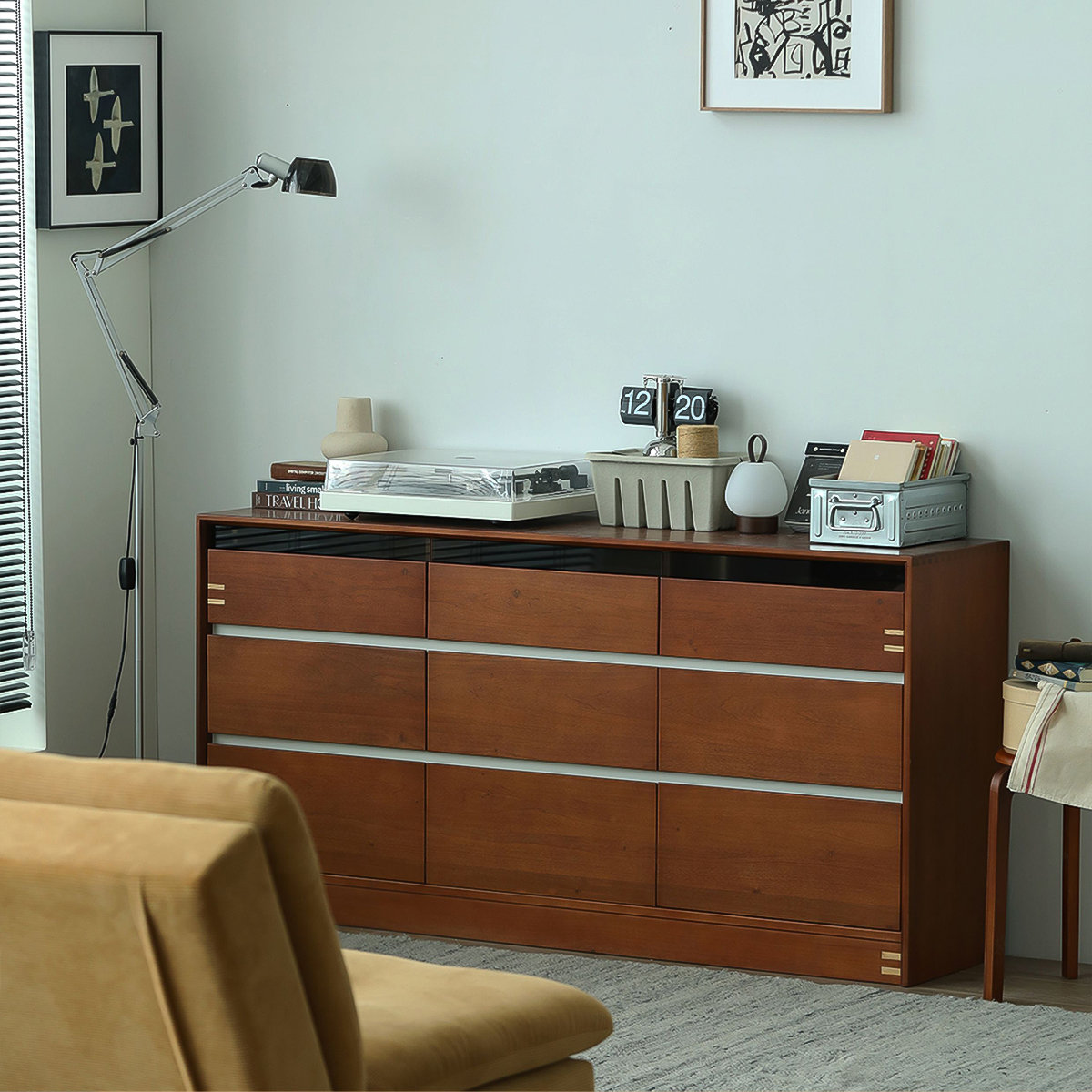 Refineroost Commode rétro en bois massif brun à neuf tiroirs - Wayfair ...