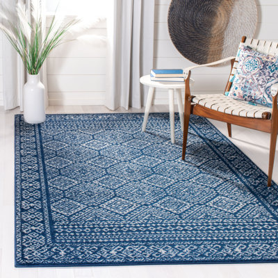 Gagny Oriental Looped / Hooked Area Rug