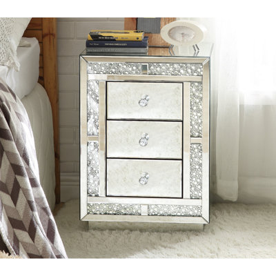 Mallika 3-Drawer Nightstand in Mirrored