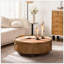 Table basse ronde moderne en bois avec relief fabriqué à la main et piédestal robuste pour les salons et les appartements