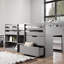 Lit mezzanine simple gris avec espaces de rangement pratiques - Maximisez l'utilisation de l'espace dans votre chambre à coucher