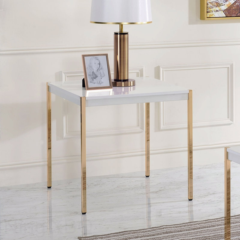 Table de bout carrée avec pieds en métal