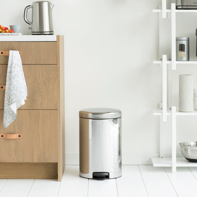 Brabantia NewIcon 20 Litre Soft Closing Pedal Bin with Metal Inner Bucket, Brilliant Steel