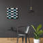  «Over Under 7» par Chariklia Zarris, art mural en verre acrylique, 24 po x 24 po
