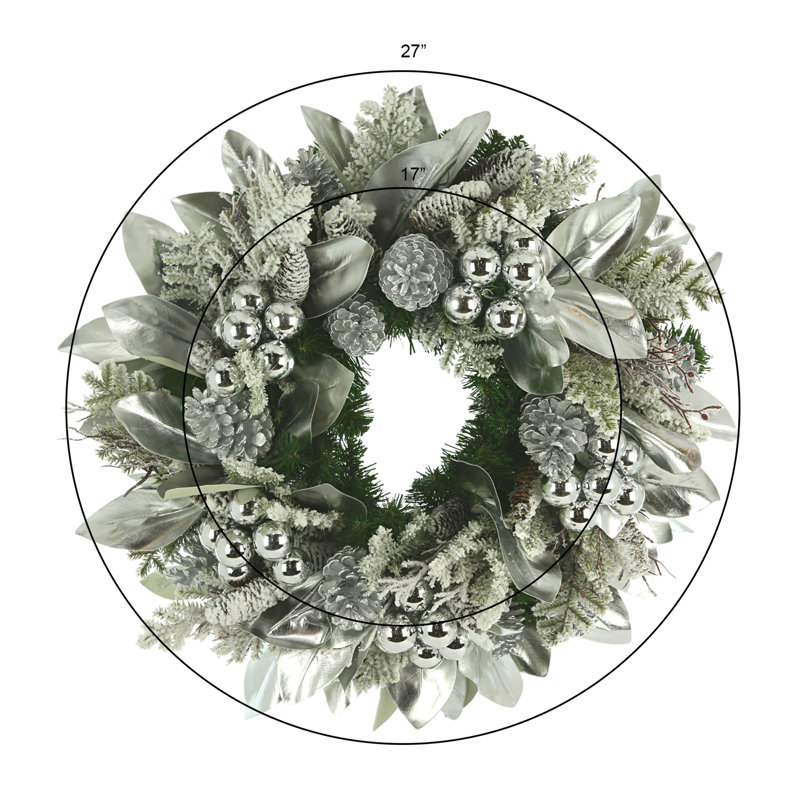 Couronne de Noël 27 "avec ornements et pommes de pin