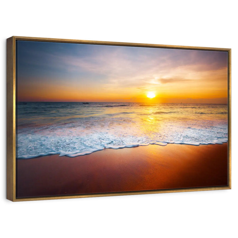 Coucher de soleil sur les vagues mousseuses, Cadre flottant doré, 37 po x 25 po