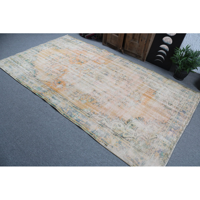 Grand tapis turc rétro tissé à la main avec des motifs contrastants orange et verts pour le salon