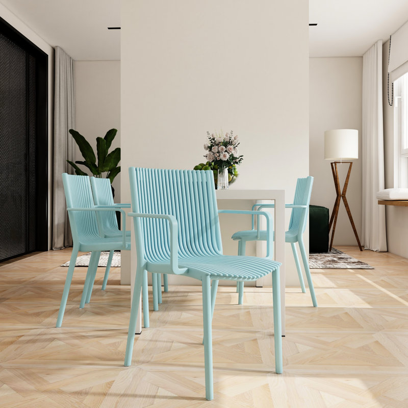4 fauteuils bleus empilables en PP 4 pièces, table longue blanche moderne de 55 pouces, utilisation intérieure / extérieure, durabilité toutes saisons, pieds en métal, patins antidérapants, dossier à lattes ergonomique, matériau de haute qualité, -,,, facile à