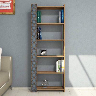 Bibliothèque murale moderne, couleur noyer et calcédoine, 25,4 po x 67,0 po x 9,5 po | 100% panneau de particules enduit de mélamine, 0,7 po d'épaisseur | Nombreuses tablettes, design géométrique élégant, parfait pour le rangement à la maison et au bureau