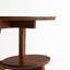 Table d'appoint 100% bois massif à 2 niveaux Table d'appoint de salon, table de chevet, table de bout ronde en bois massif, petite table d'appoint à 2 niveaux avec tablette de rangement inférieure