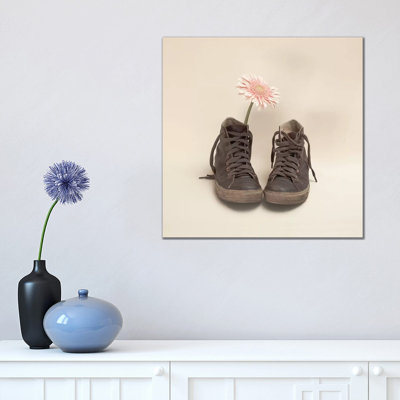 90s Love by Caroline Mint - Print on Canvas