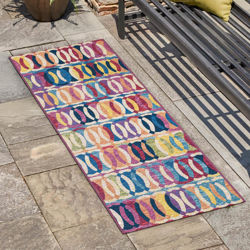 Keazia Washable Geometric Indoor / Outdoor Rug, Runner 2'7" x 10'