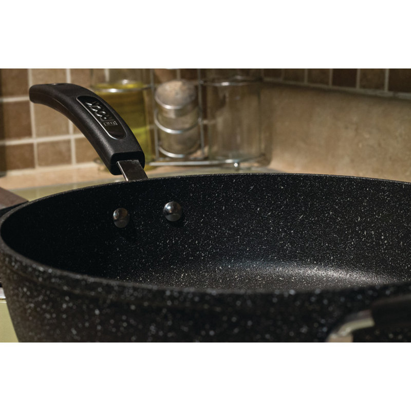 Starfrit 11" Black Aluminum Non-Stick Fry Pan with Lid