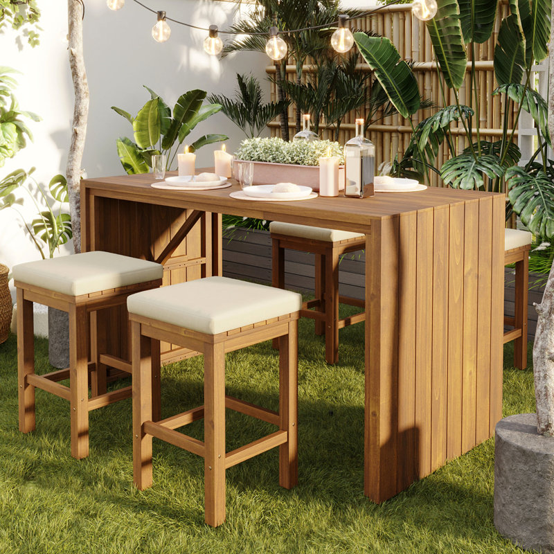 Bar extérieur 5 pièces avec table en bois et quatre tabourets beiges coussins amovibles, pour les rassemblements de jardin, facile d'entretien