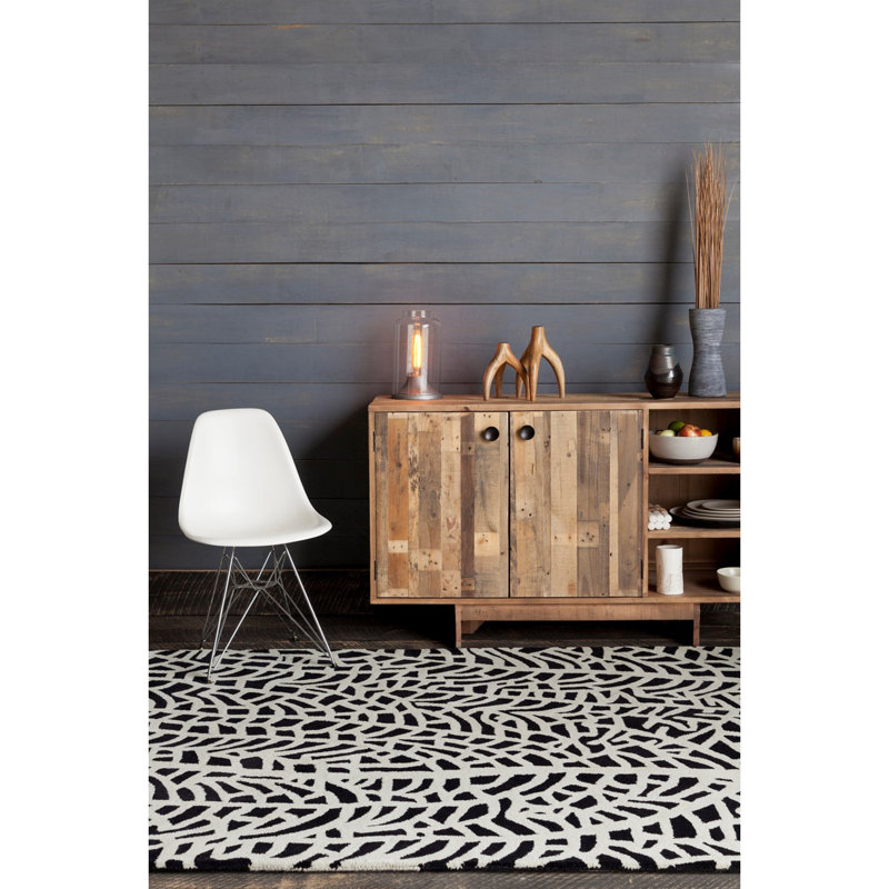 Luxurious Hand-Tufted Black Wool Rectangular Rug 5' x 7'6"