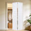 2 panneaux pliables 28 po X 79 po  Porte de grange coulissante en bois de noyer blanc avec ensemble de quincaillerie-132739742-132739760-132739768