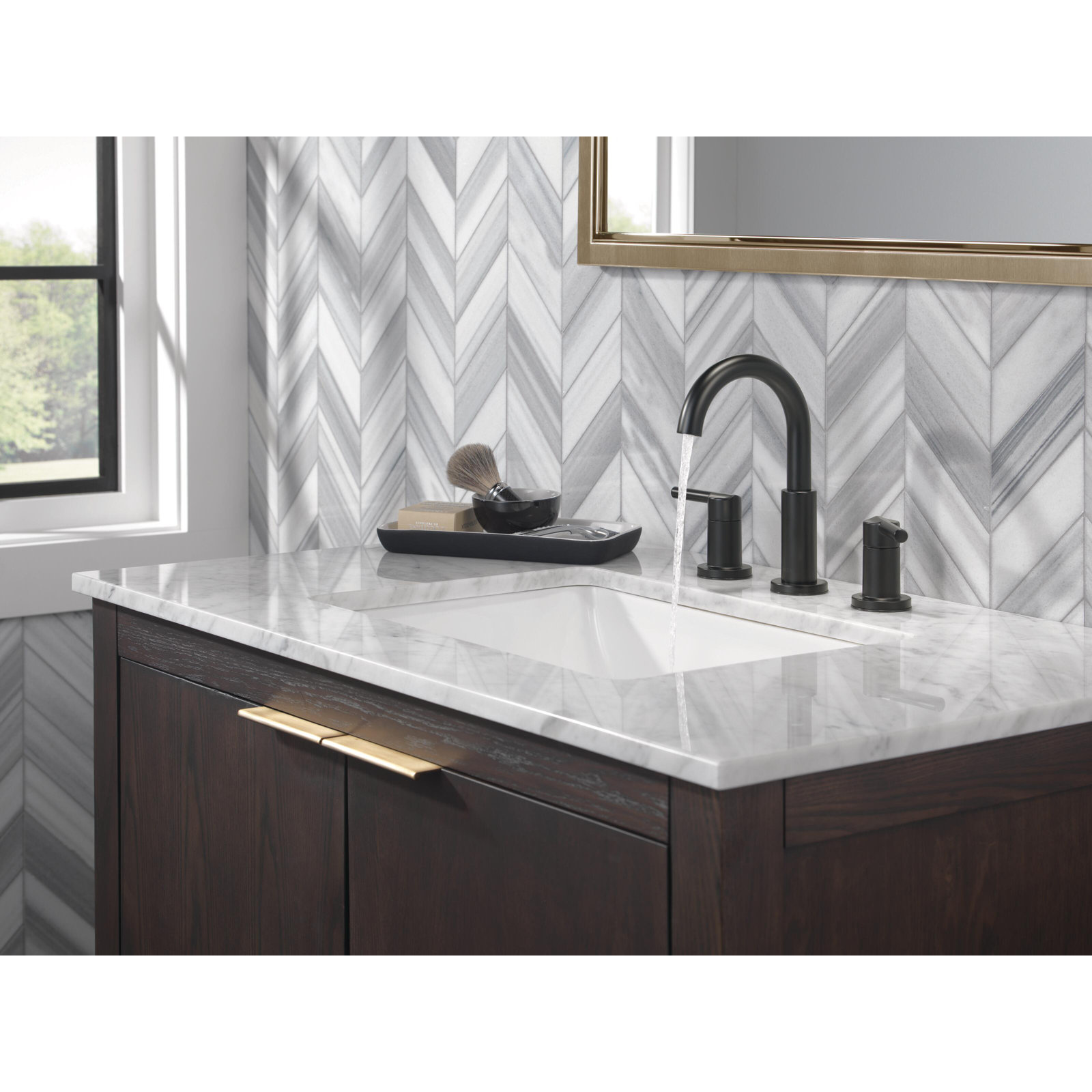 Nicoli Widespread Bathroom Faucet with Drain, Matte Black