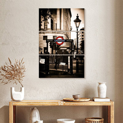 Sireci London Underground Sign
