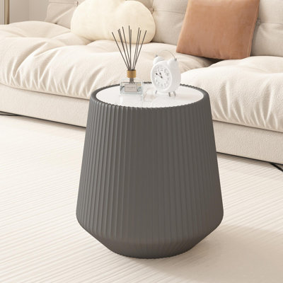 Table basse moderne en cuir fritté clair avec dessus en pierre pour meuble de salon (chaque plateau possède un motif gris unique)
