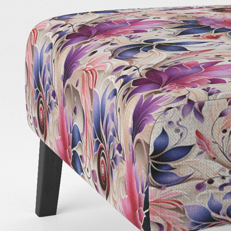 Fauteuil de chambre rembourré rose et mauve à motif cachemire roses et mauves