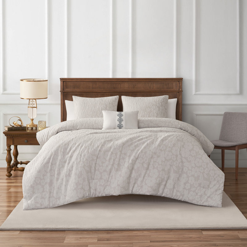 Ensemble d'édredon 4 pièces Bryn, Queen Comforter + 4 of Additional Pieces Included, Silver Floral