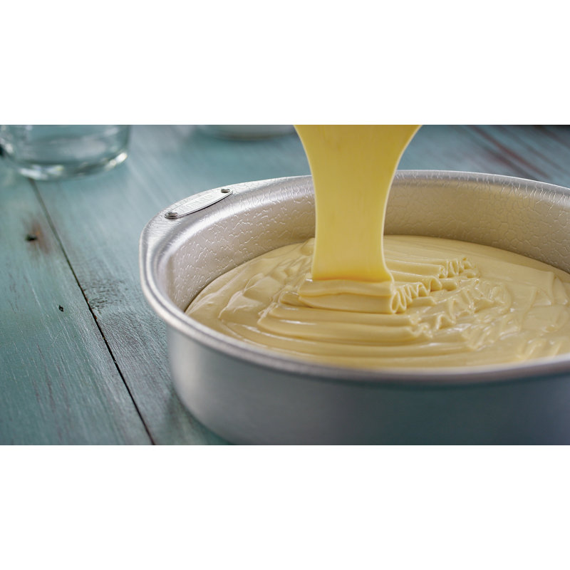 9-Inch Round Non-Stick Aluminum Cake Pan