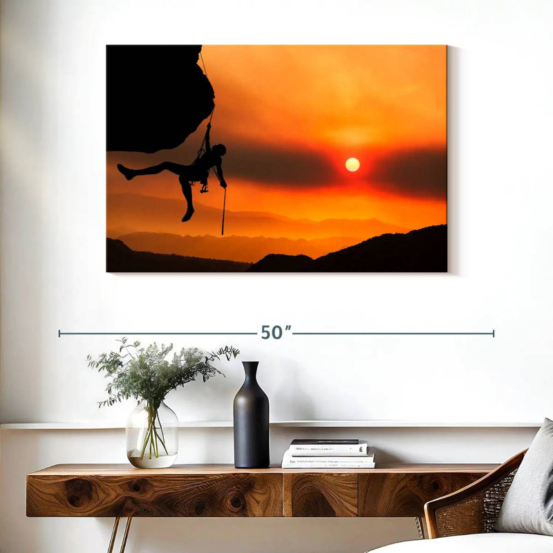Alvord Climber Against Pretty Sky, H 26 po x l 39 po