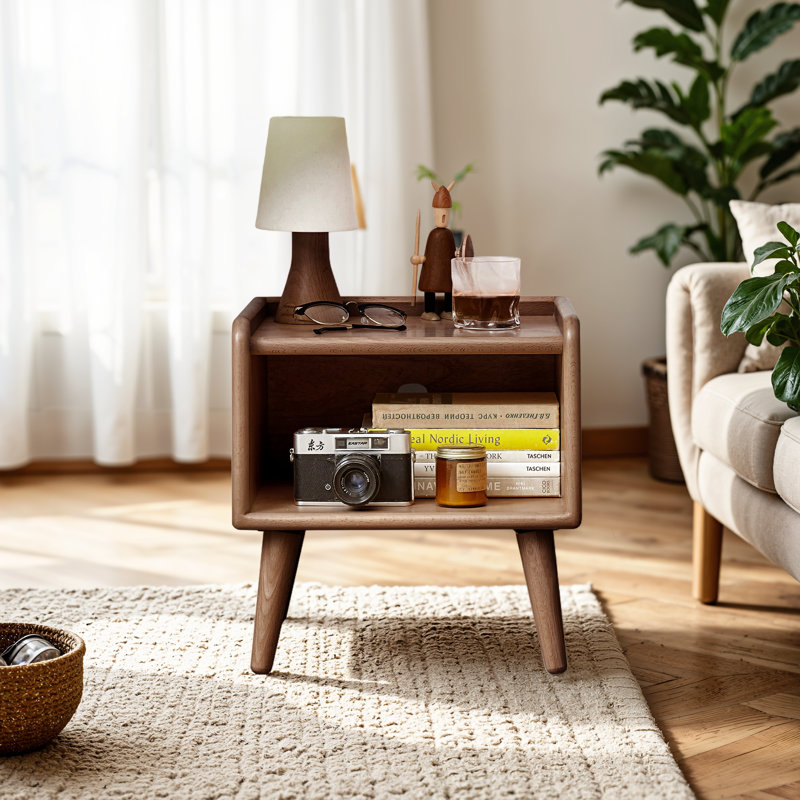 Table de chevet moderne en bois massif avec beaucoup de rangement