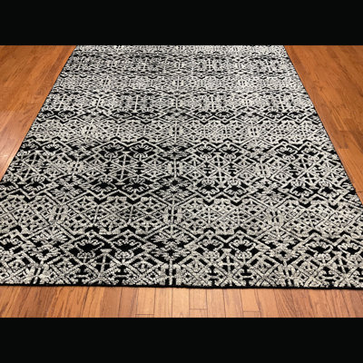 Tapis géométrique noir / blanc en laine noué à la main 6 pi 10 po x 9 pi 9 po Geometric