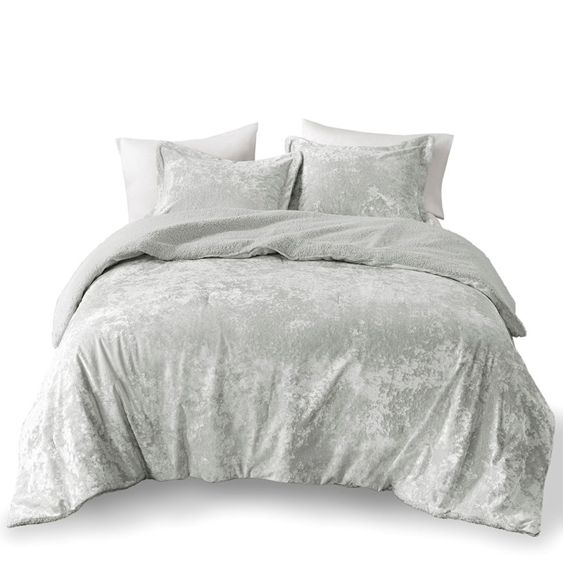 Twin/Twin Xl Bedding With Grey Velvet And Warm Comforter For Crushed Face