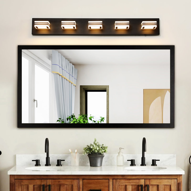 Luminaire mural élégant pour salle de bain 34 po à 5 lumières DEL 34 po Modern