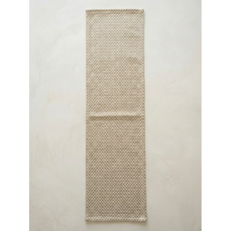 Chemin de table intérieur beige chaud Herringbone Bay 14 x 72 po
