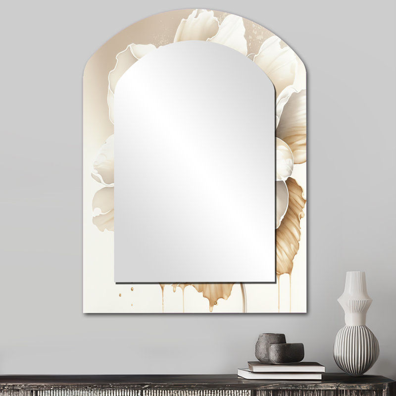 Blooming Beige Floral Design II - Miroir mural décoratif asymétrique floral, 34 po x 25 po