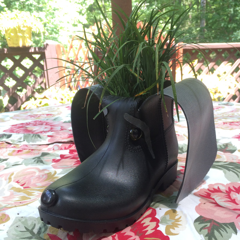 Boot Buddies Charlie Dog Planter