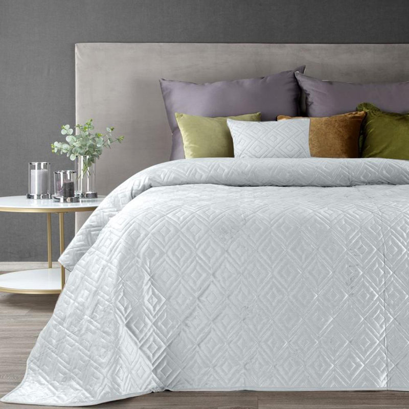 Mccaulley No Pattern Bedspread, 67" x 83 " Quilt