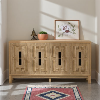 Buffet 60,7 pouces avec portes sculptées ajourées, 4 tablettes réglables et ports pour câbles - Console de rangement Mid-Century pour le salon, la cuisine et le vestibule