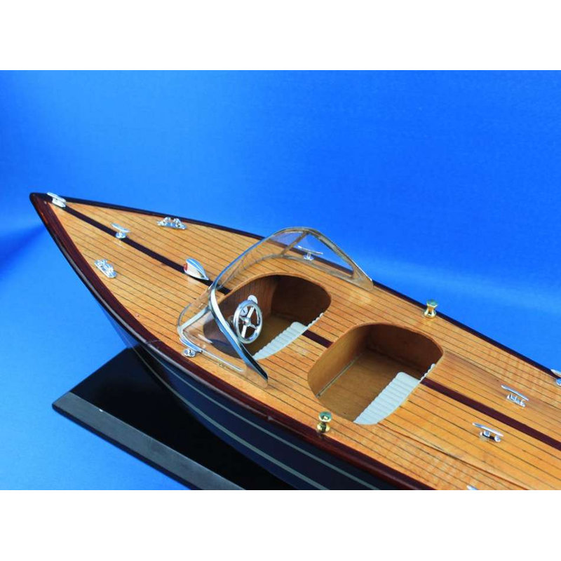Bateau à trois cockpits