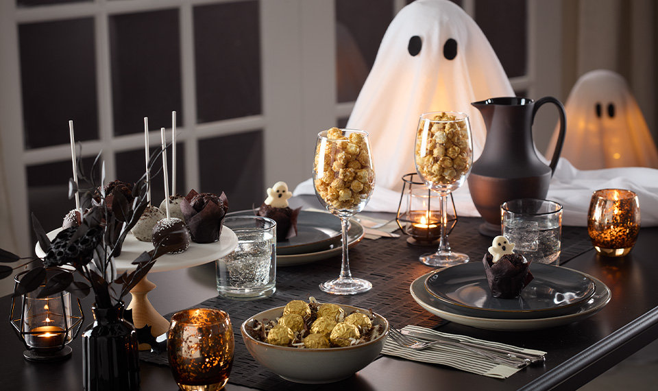 Organic Shades in Gray: Simply Spooktactular!