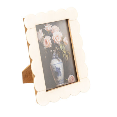 Resin And Wood Scalloped Photo Frame, White