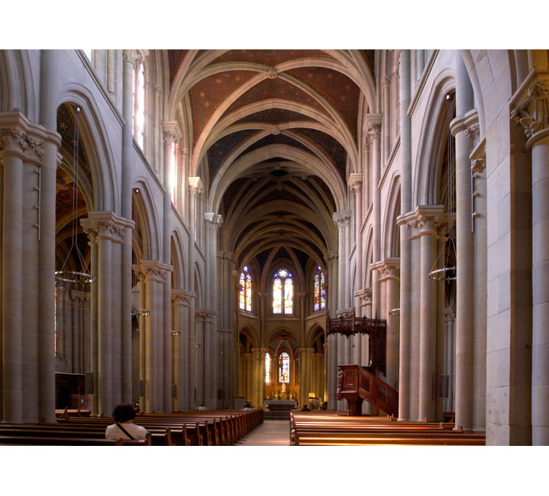 Natre Dame Interior, Switzerland