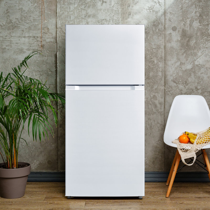Avanti Products 28" 14.2 Cubic Feet Top Freezer Refrigerator, White