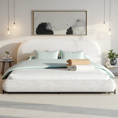 Lit plateforme tapissier avec tête de lit blanche et pieds en acier d'une capacité de 500 lb, sans sommier tapissier, design moderne