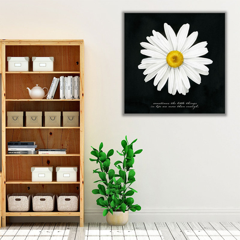 «Delicate Daisy I» en noir et blanc - reproduction d'art sur toile, H 12 po x l 12 po
