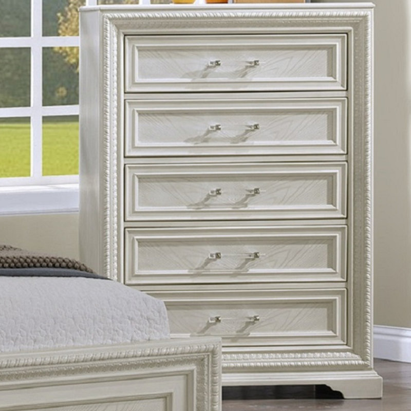 Magnifique meuble de chambre de style transitionnel à 5 tiroirs avec commode 5 tiroirs blanc