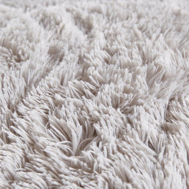 Family Sized Extra Large Cuddly So Soft Faux Fur 245x280cm Throw, Silver Grey