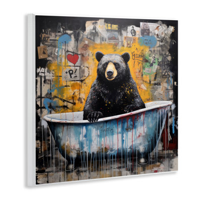 «Graffiti Bathing Bear» par Lazar Studio