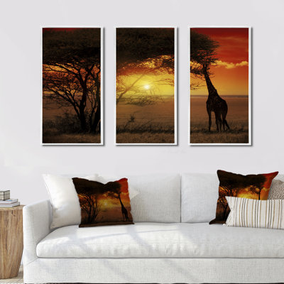 Typique coucher de soleil africain avec girafe - ensemble d'art mural sur toile encadré paysage