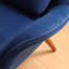 Chaise à dossier en tissu doux-107245532