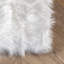 Tapis blanc à poils longs Mandelyn-18664841