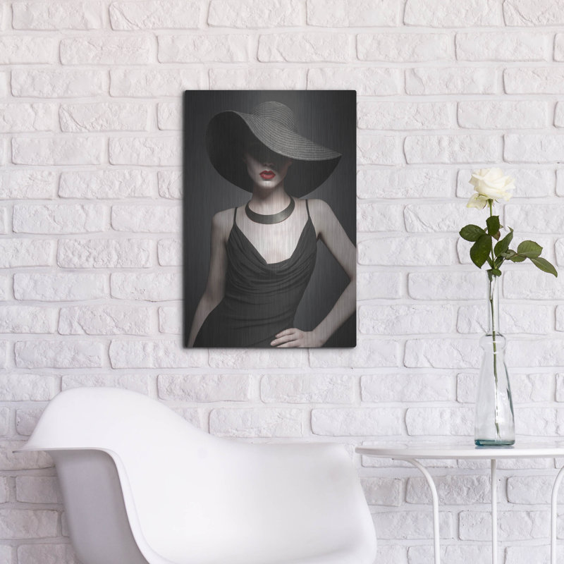 «Lady In Black 2» par Luxe, H 16 po x l 12 po